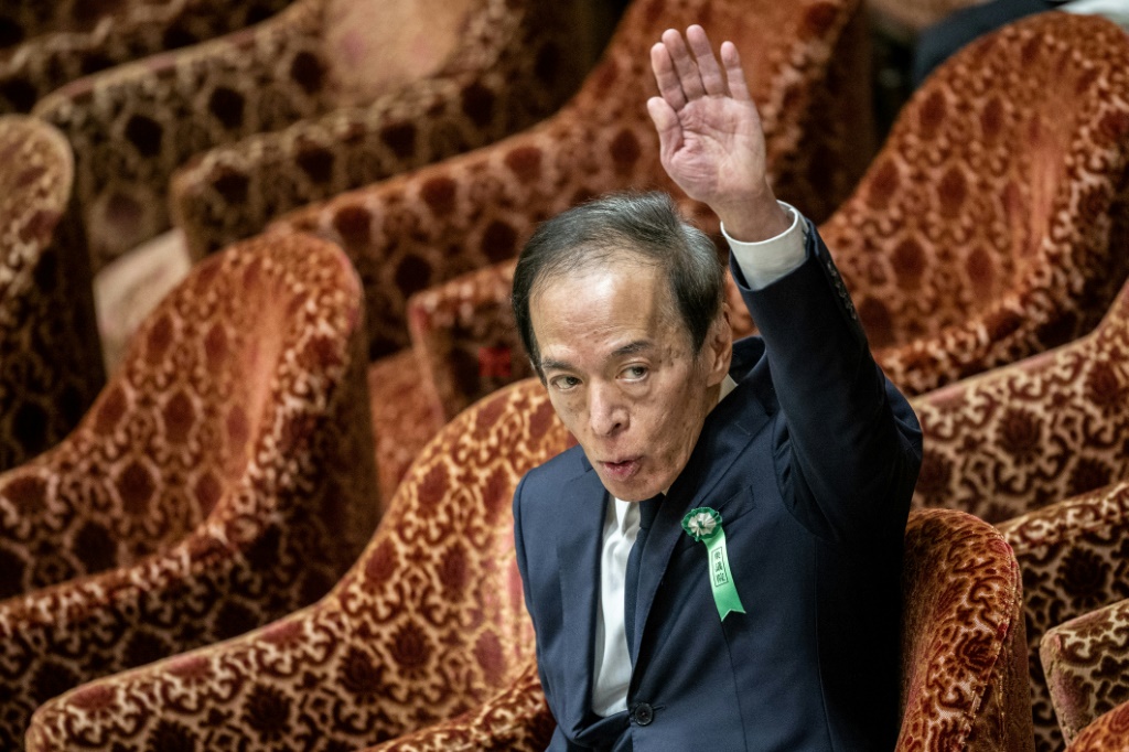     تعليقات المرشح لبنك اليابان كازو أويدا بأنه يدعم سياسته النقدية الفضفاضة للغاية تؤثر على الين (أ ف ب)   