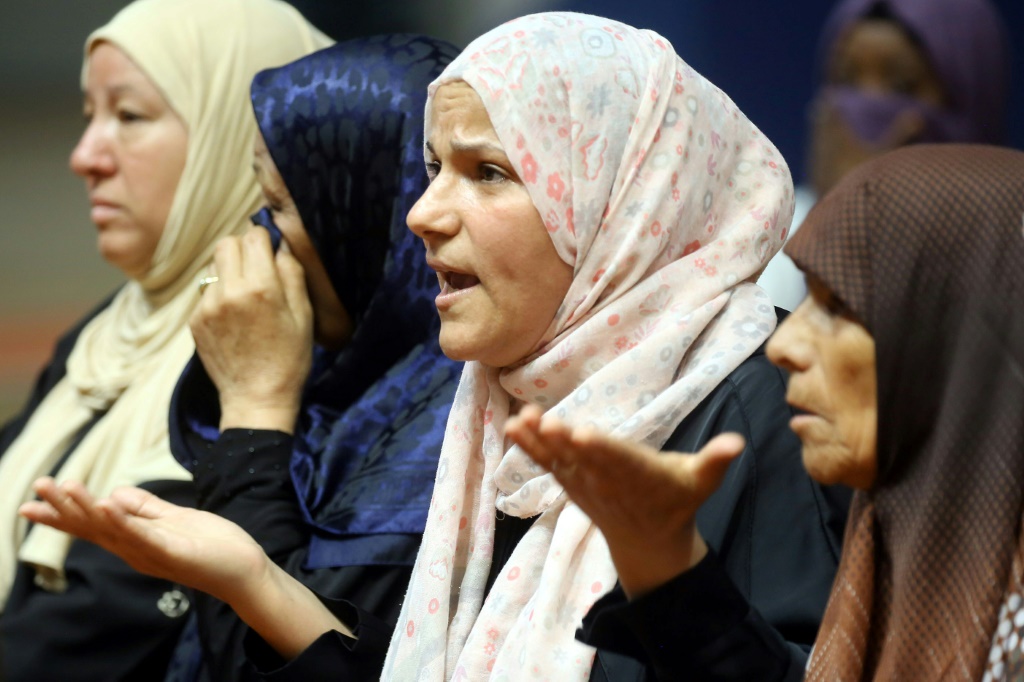    نساء ليبيات في اجتماع مع عاملين خيريين في العاصمة الليبية في السابع من آب/أغسطس 2019 (أ ف ب)   