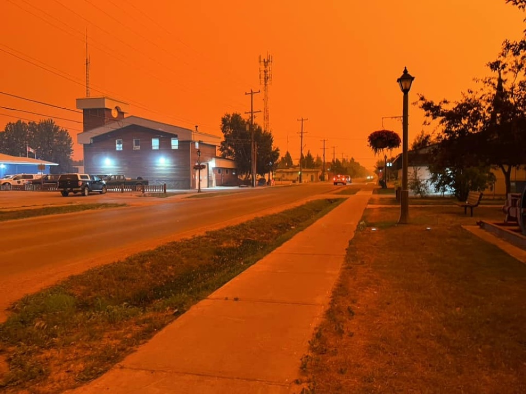 صورة موزعة تُظهر بلدة فورت سميث الكندية خلال حرائق غابات في 13 آب/أغسطس 2023 (ا ف ب)
