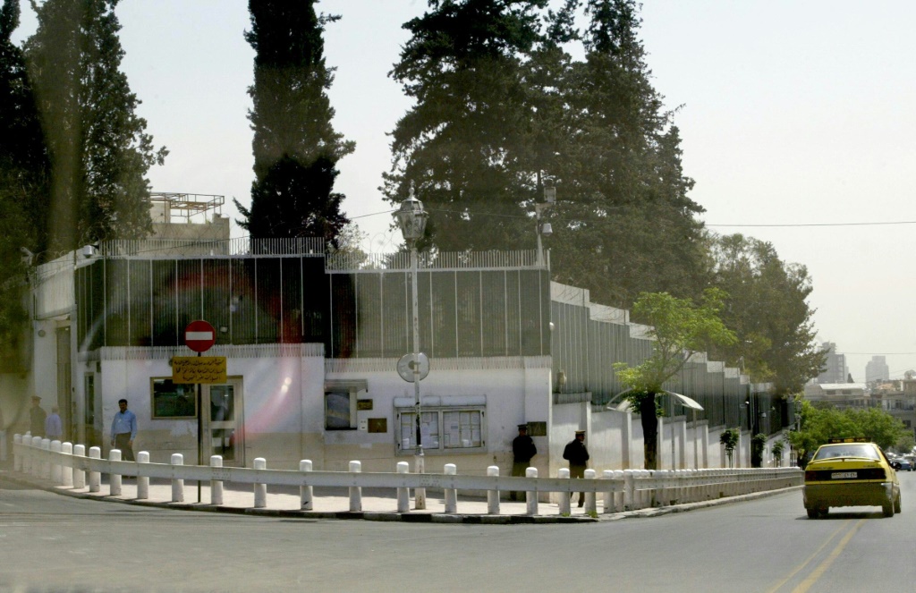 لقطة من الارشيف لمقر السفارة الأميركية في دمشق بتاريخ 28 نيسان/أبريل 2004 (أ ف ب)   