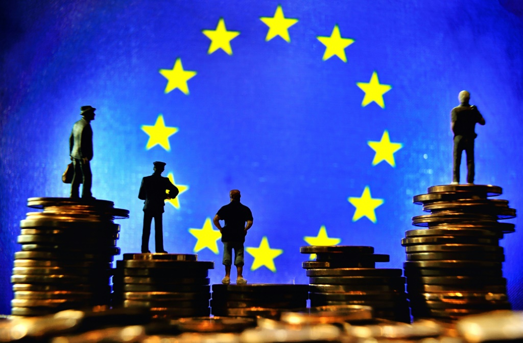 عندما يجتمع وزراء مالية الاتحاد الأوروبي، ستكون هناك قضية رئيسية واحدة على رأس جدول أعمالهم: إصلاح قواعد ميزانية الاتحاد الأوروبي. (أ ف ب)   