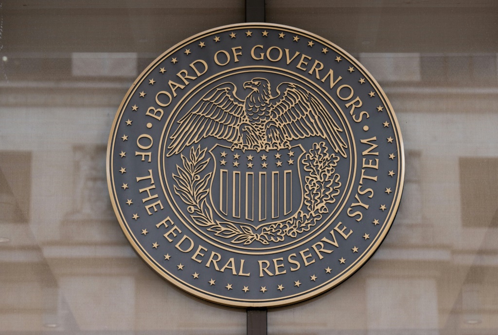 أعلن بنك الاحتياطي الفيدرالي عن تباطؤ النشاط الاقتصادي في بعض المناطق (أ ف ب)   