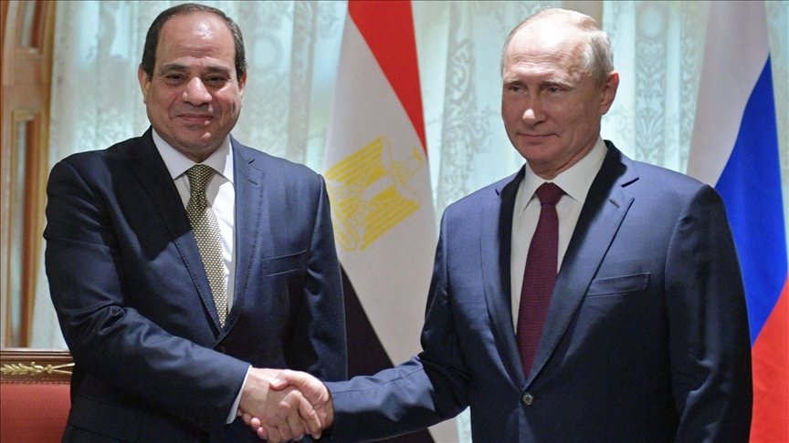  الرئيس المصري عبد الفتاح السيسي ونظيره الروسي فلاديمير بوتين (الاناضول)