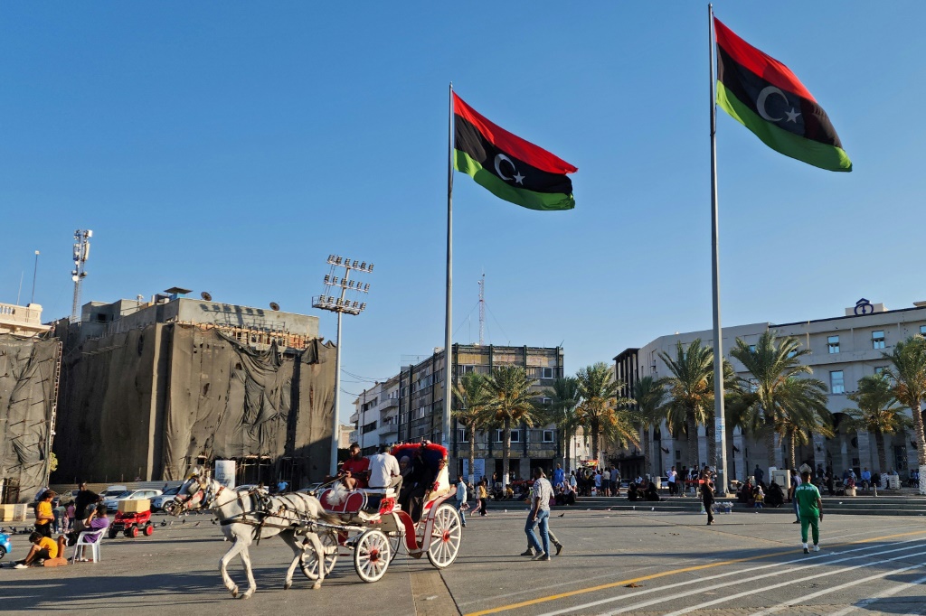 تأسست المالية في ليبيا عام 2006، ومرت بمراحل عدة، دفعت إلى تعليق جلسات التداول (أ ف ب)