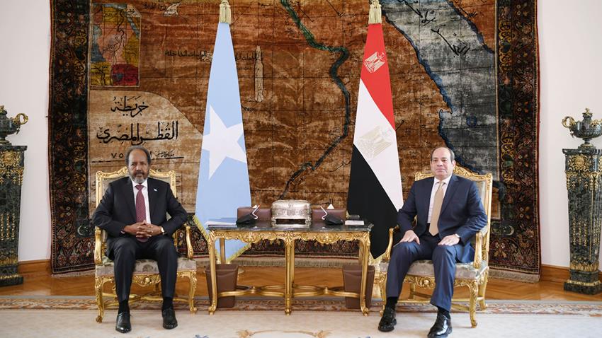 الرئيس المصري عبدالفتاح السيسي مع الرئيس الصومالي، حسن شيخ محمود( رئاسة الجمهورية المصرية)