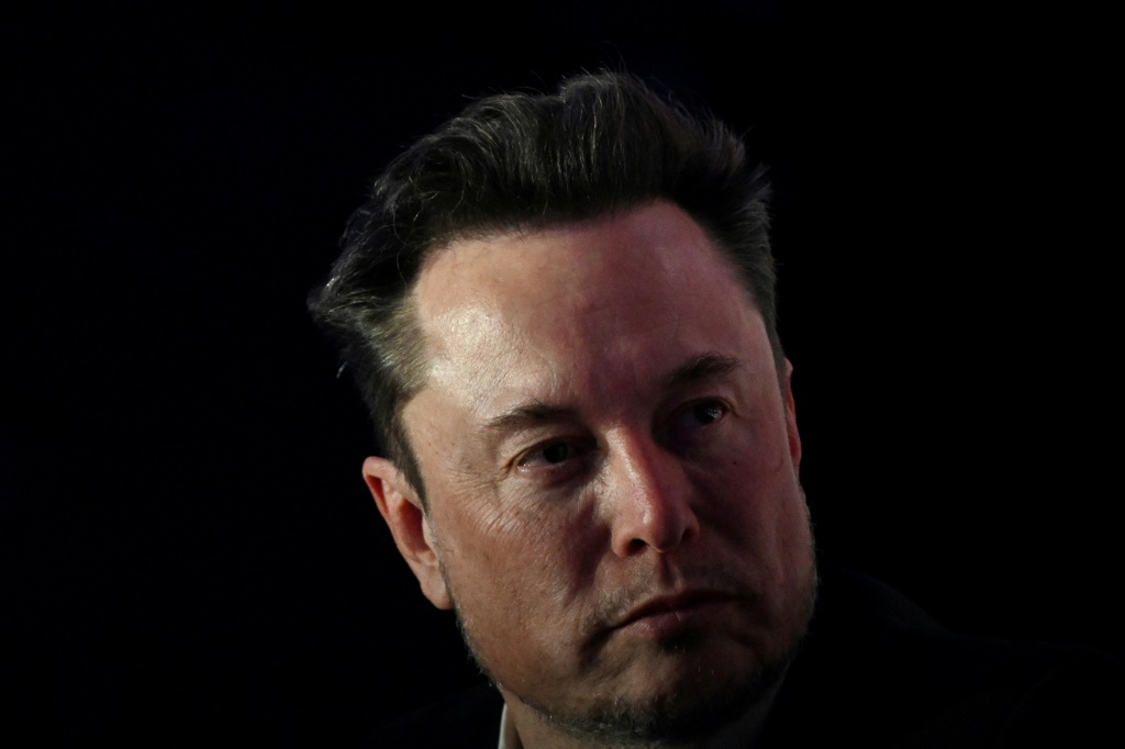يقول Elon Musk إن شركة X ستستأنف ضد أمر قضائي أسترالي يجبرها على إزالة مقاطع فيديو لعملية طعن في كنيسة في سيدني (أ ف ب)