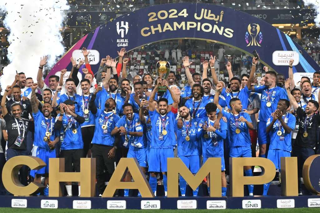 أحرز الهلال لقب الكأس السوبر السعودية في كرة القدم على حساب الاتحاد في أبوظبي في 11 نيسان/ابريل 2024 (ا ف ب)