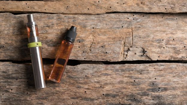 توفي رجل في الولايات المتحدة العام الماضي، بعد انفجار قلم تدخين إلكتروني في وجهه.