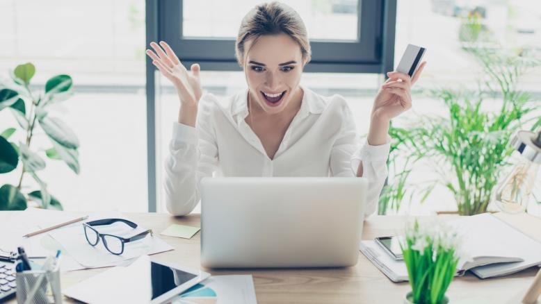 الخبراء حذروا من استخدام بطاقات السحب المباشر في  الأماكن غير المعروفة 