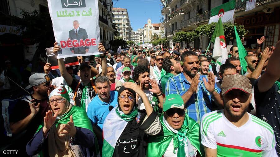 لوفيغارو: الضغط الشعبي يتصاعد في الجزائر قبل شهر من ...