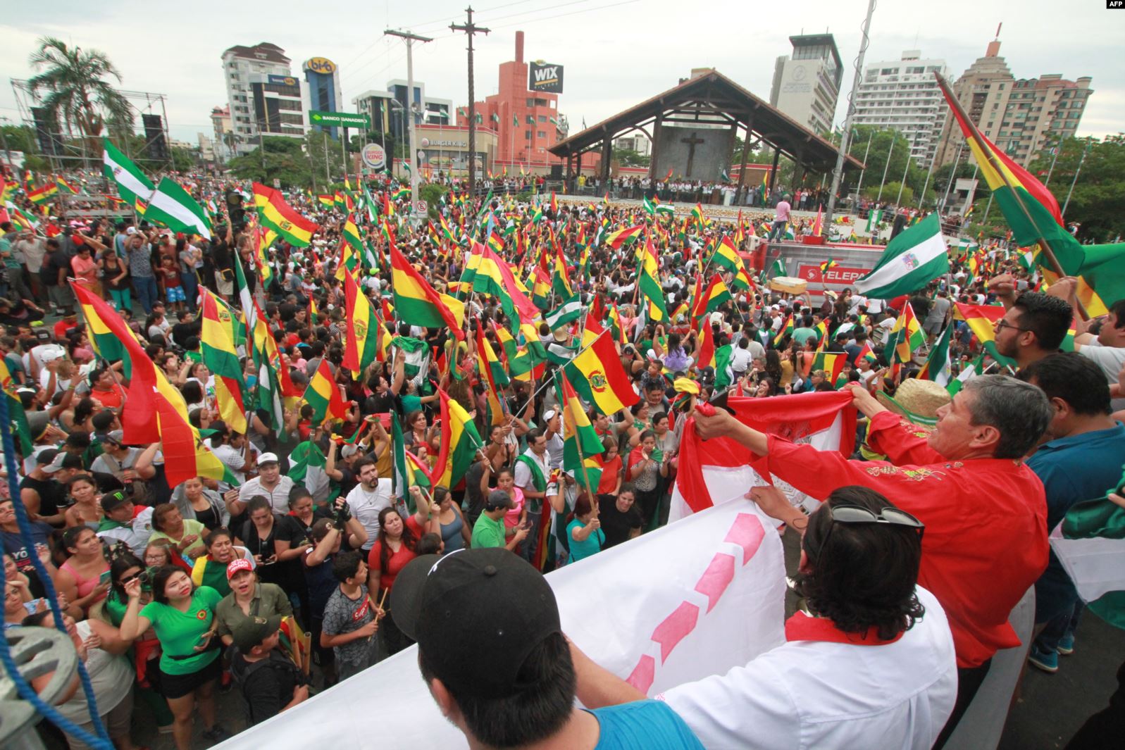 احتفالات في بوليفيا باستقالة الرئيس موراليس