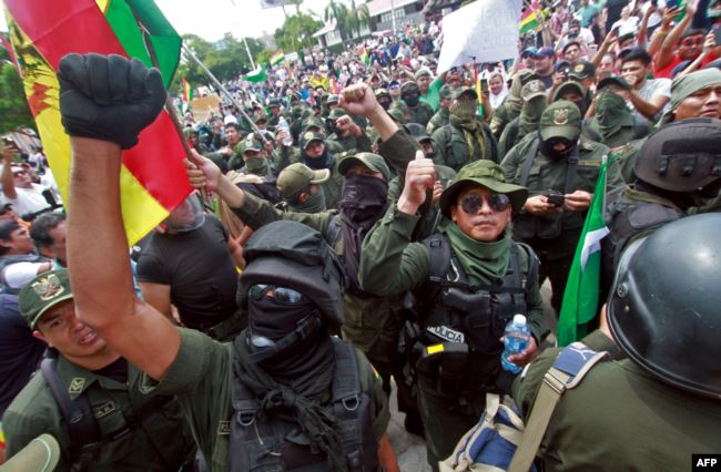 قوات الأمن انضمت إلى جانب معارضي الرئيس البوليفي