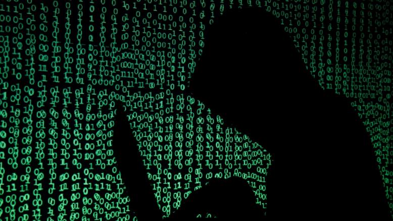 إذا تمكن القراصنة من اختراق الحساب فإنهم سيتمكنون من إعادة تعيين كلمة المرور في المتجر الإلكتروني (رويترز)