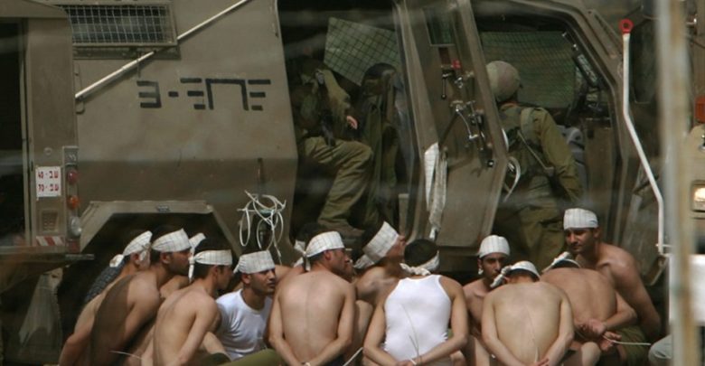 فلسطينون يتعرضون للعسف الاسرائيلي الوحشي