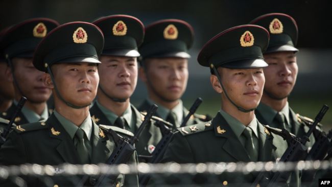أفراد من الجيش الصيني