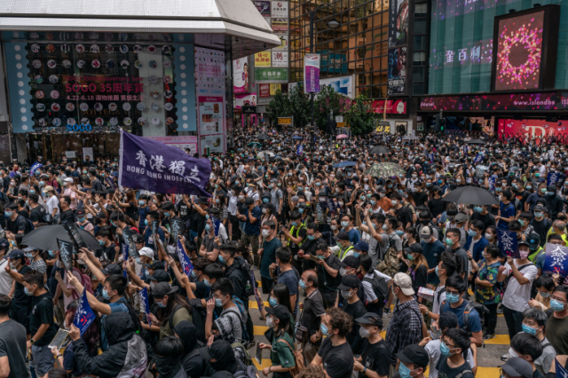 لقطة أرشيفية للمظاهرات في هونغ كونغ (مواقع التواصل)