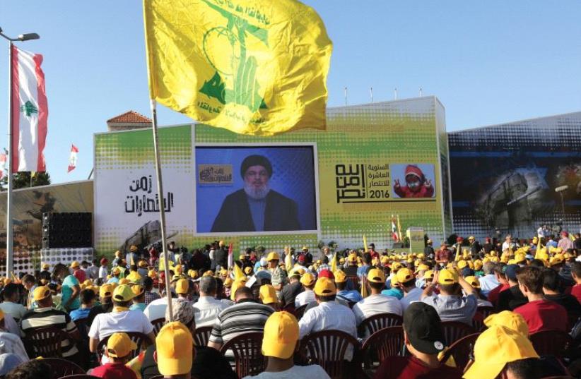 تساؤلات حول علاقة حزب الله بانفجار مرفأ بيروت/رويترز