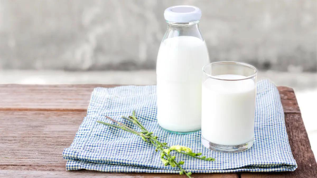 الحليب والطحينة لتبييض وتفتيح البشرة