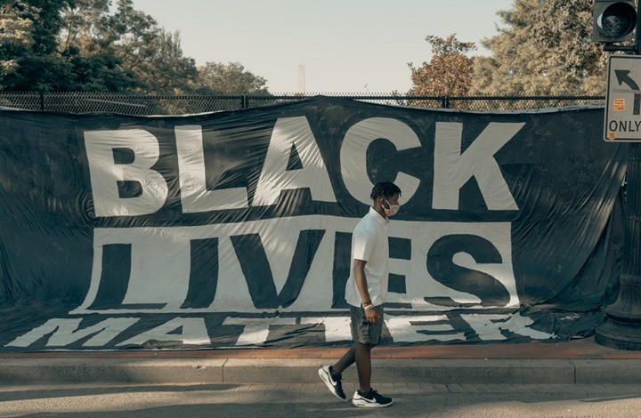 اعتبرت الصحيفة حركة حياة السود مهمة شكلا للماركسية الجديدة