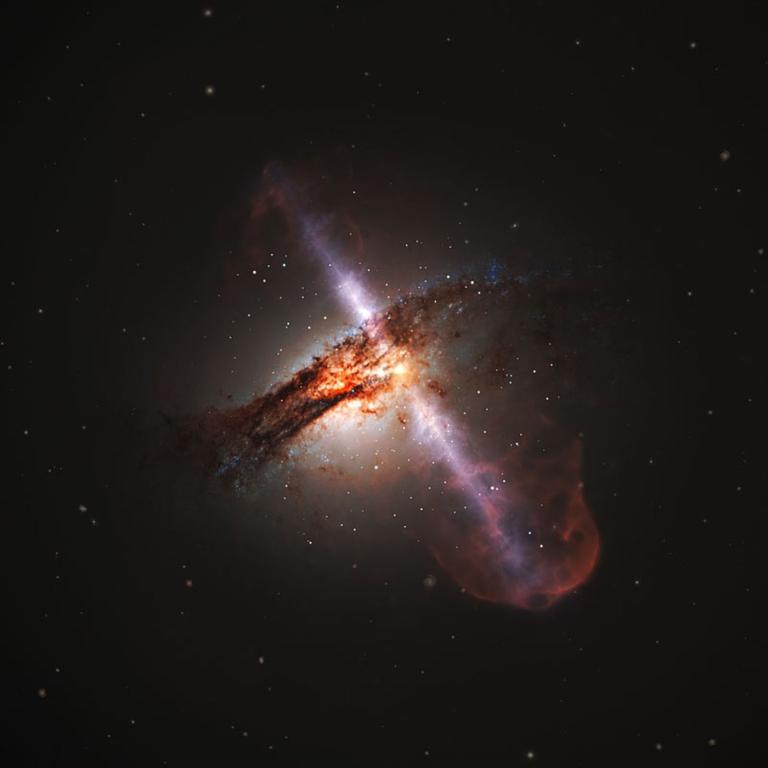 ثقبان أسودان كتلتهما 66 شمساً، و85 شمساً، ونتيجة الاندماج شكلا ثقباً أسود بكتلة 142 شمساً