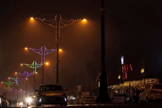 احد شوارع الموصل المزينة احتفالاً بعيد الميلاد