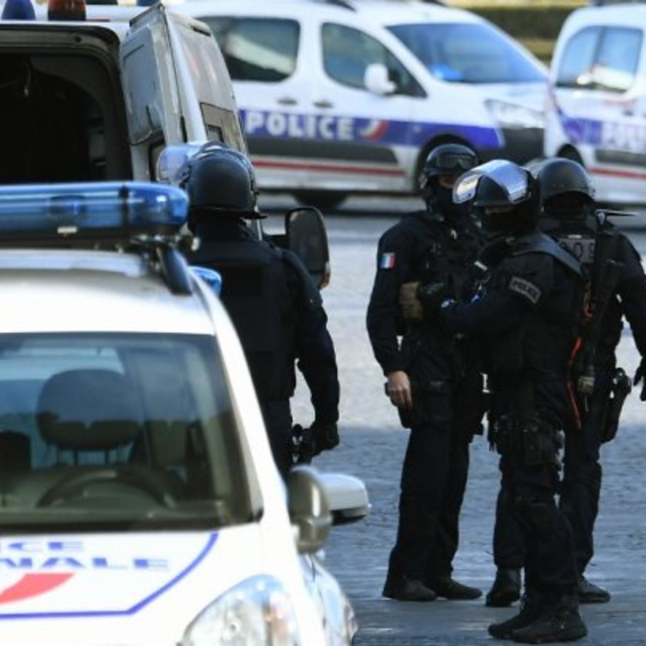 عناصر من الشرطة الفرنسية في باريس 