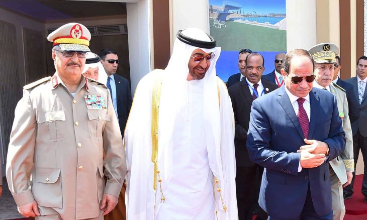 يشير محللون غلى أن حلفاء حفتر غيروا مواقفهم من الصراع في ليبيا خاصة بعد فشل ه في هزيمة قوات الوفاق