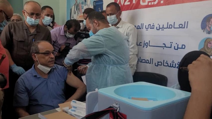 تطعيم 18 ألف شخص ضد كورونا في اليمن