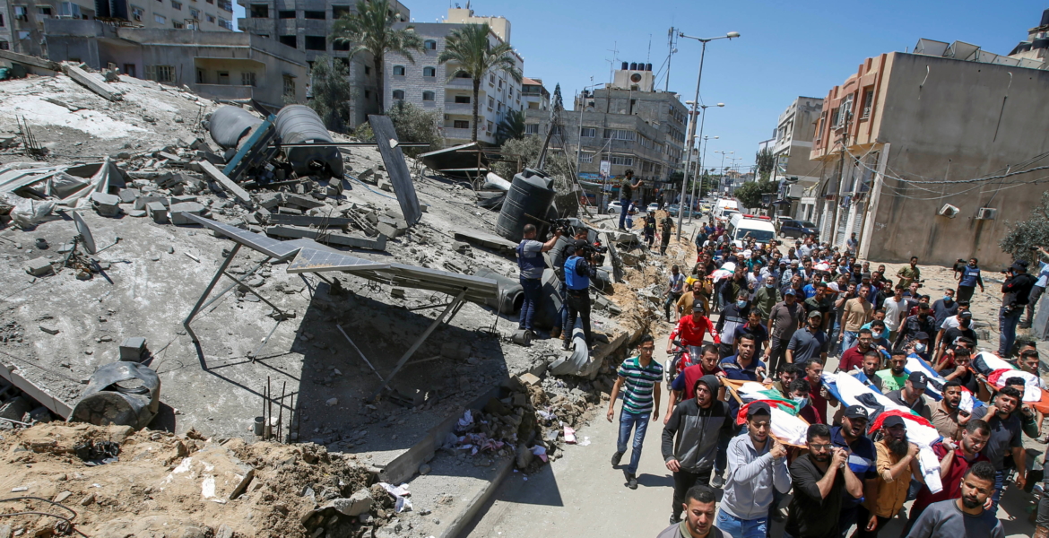 دمار كبير خلفه القصف الإسرائيلي على الأحياء السكنية في فطاع غزة