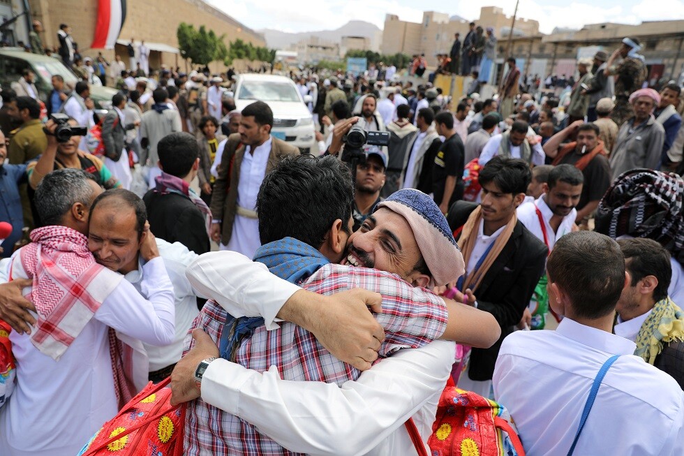 الحوثيون : تحرير 16 أسيراً من أسرى الجماعة في جبهة مأرب