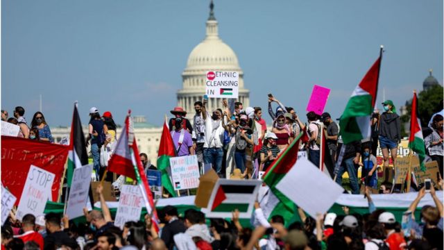 مظاهرة مؤيدة للفلسطينيين أمام البيت الأبيض بواشنطن