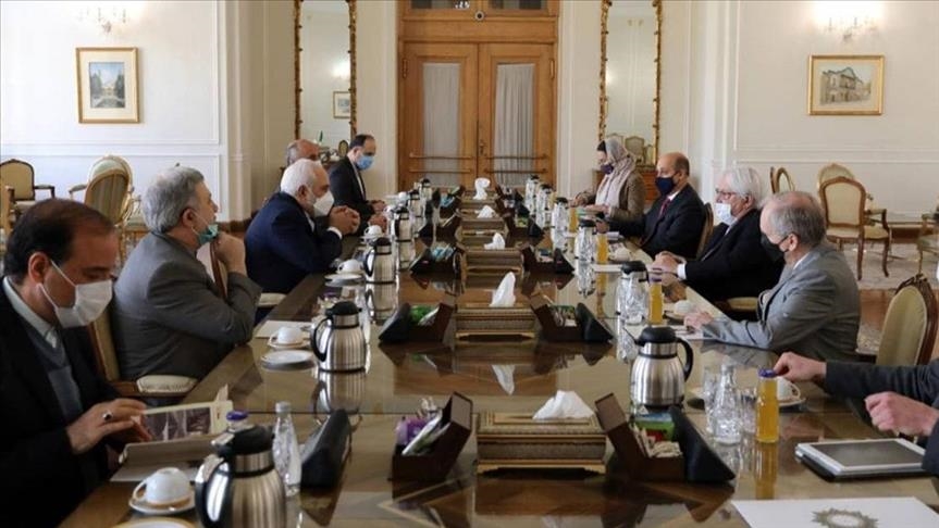 غريفيث يلتقي وزير الخارجية الإيراني ويطلعه على نتائج مباحثاته الأخيرة حول الأزمة اليمنية