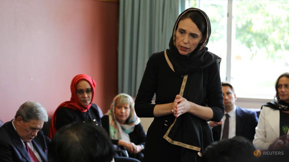 رئيسة وزراء نيوزيلندا ترتدي الحجاب تضامناً مع المسلمين