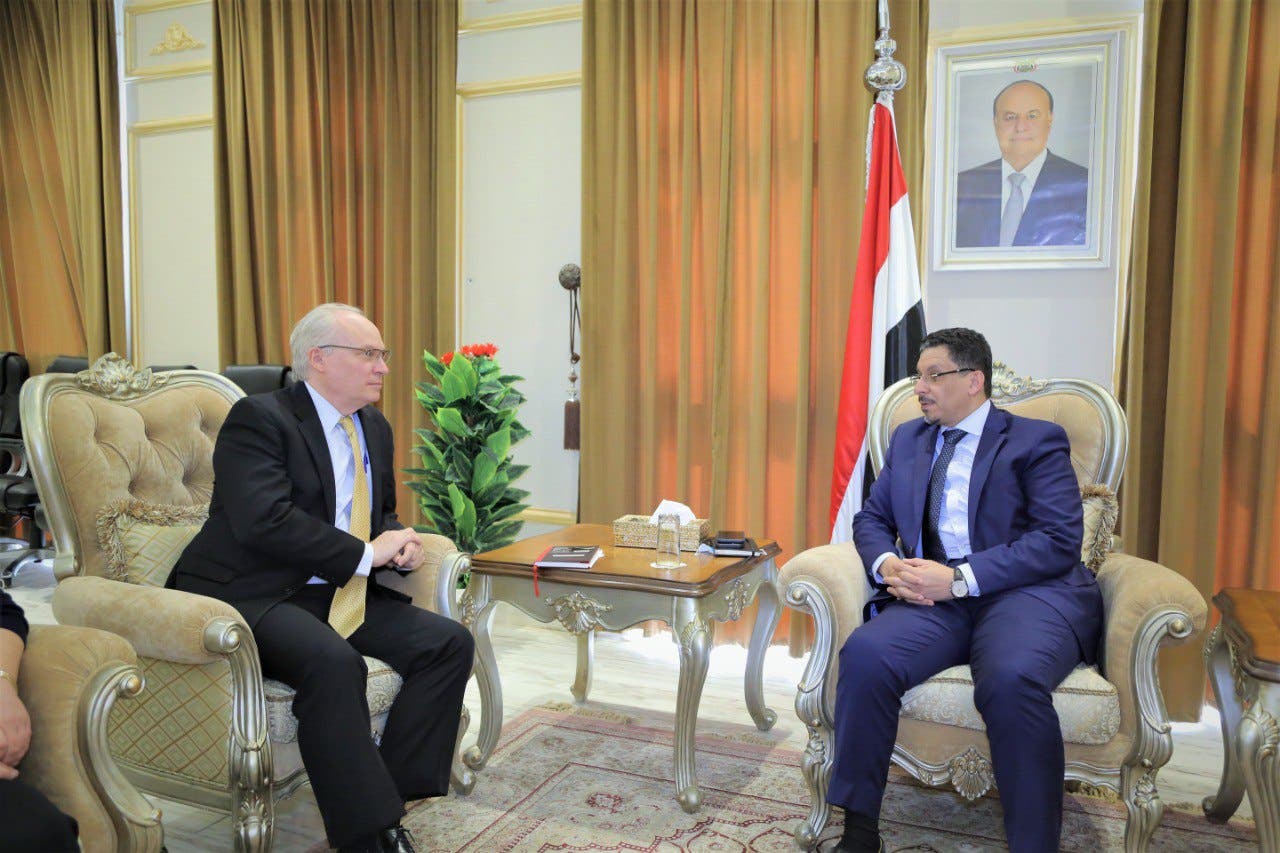 تيم ليندركينغ يلتقي وزير الخارجية اليمني في يونيو الماضي