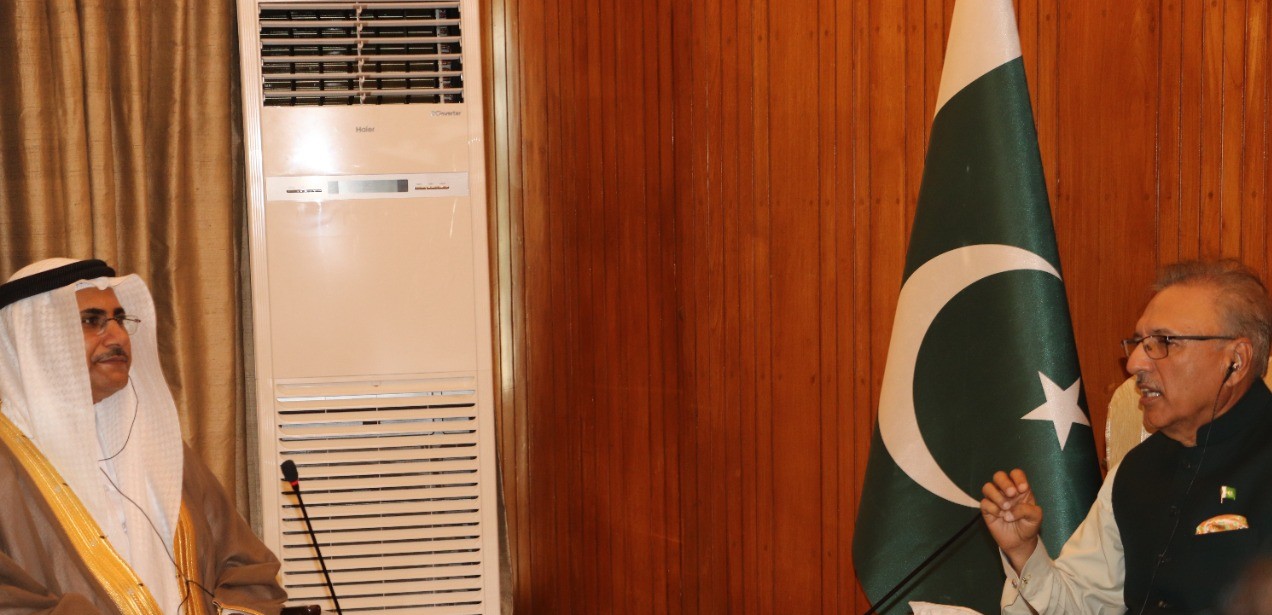 الرئيس الباكستاني خلال استقباله لرئيس البرلمان العربي - الأمة برس