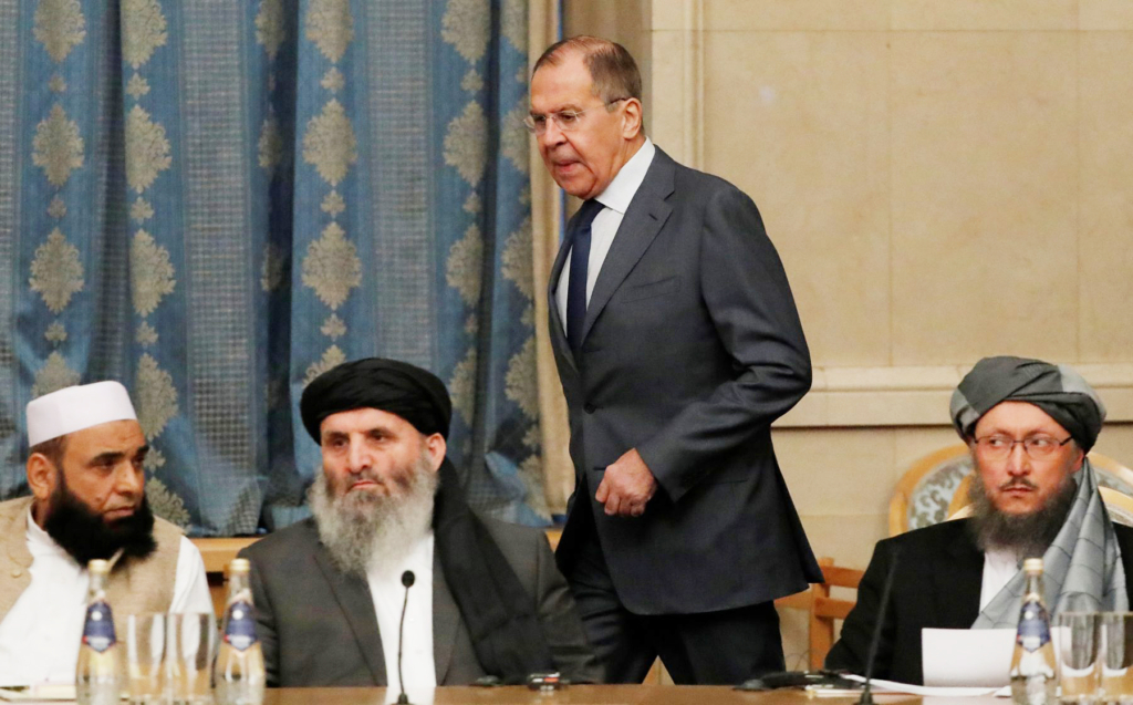 وفد من حركة طالبان في موسكو خلال المفاوضات مع الحكومة الأفغانية السابقة، روسيا