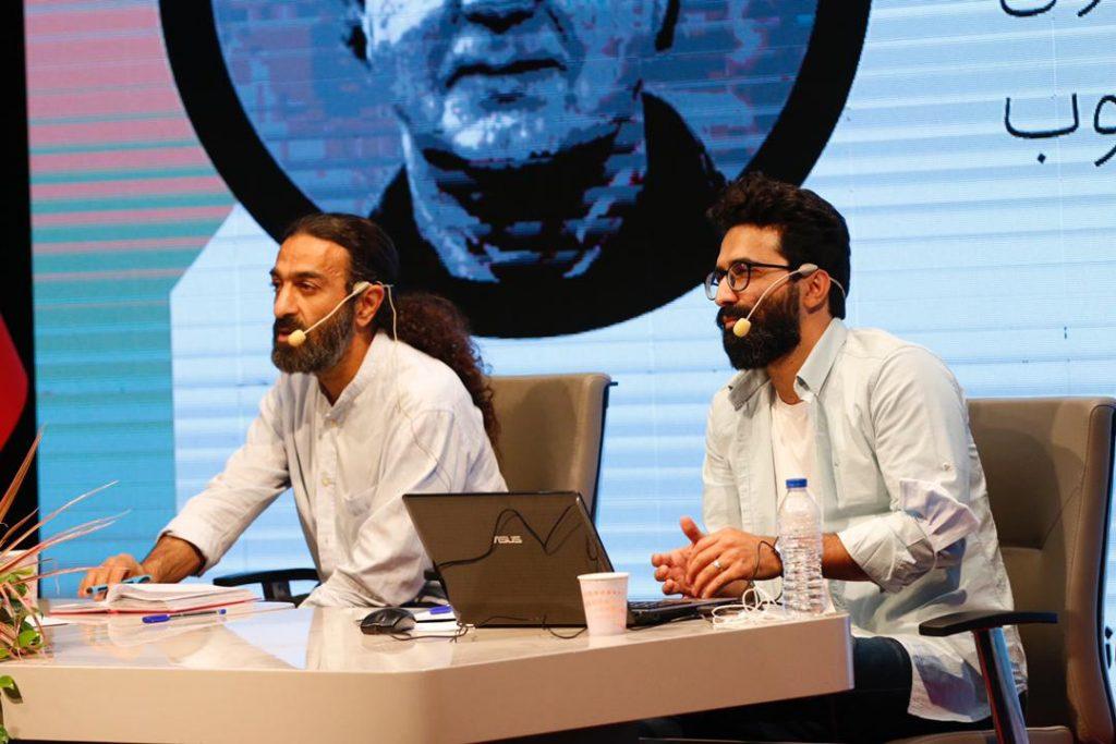 "كلاوس اشتاينك" صانع الأفلام الوثائقية الألماني اثناء الندوة - الأمة برس