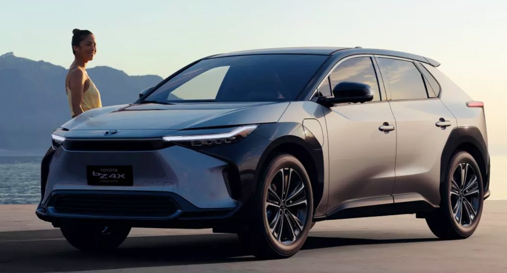 سيارة bZ4X 2022 اول طراز كهربائي( التواصل الاجتماعي)