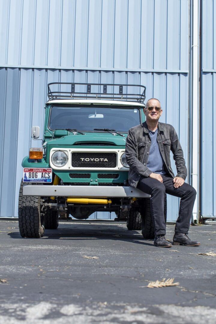 سيارة لاند كروزر FJ40 الخاصة بالنجم الأمريكي توم هانكس معروضة للبيع ( التواصل الاجتماعي)