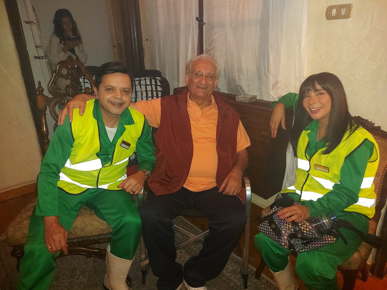 منى زكي مع هنيدي في كواليس فلمها الجديد (التواصل الاجتماعي)