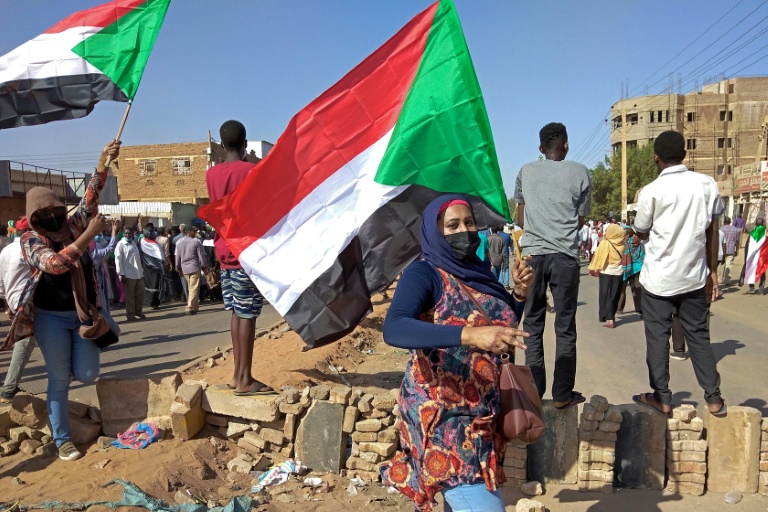 ارتفاع حصيلة الاحتجاجات السودانية المناهضة للانقلاب إلى 40 شخصا: مسعفون (ا ف ب)   