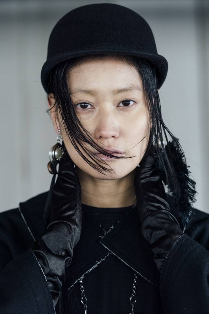 قبعة سوداء من آيجن فاشون كولاكتيف Asian Fashion collective