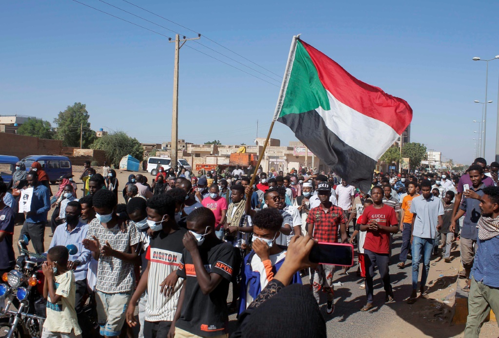 نظم المتظاهرون السودانيون أسابيع من المسيرات منذ استيلاء الجيش على السلطة في 25 أكتوبر / تشرين الأول ، بما في ذلك المظاهرة في الخرطوم في 21 نوفمبر(أ ف ب)
