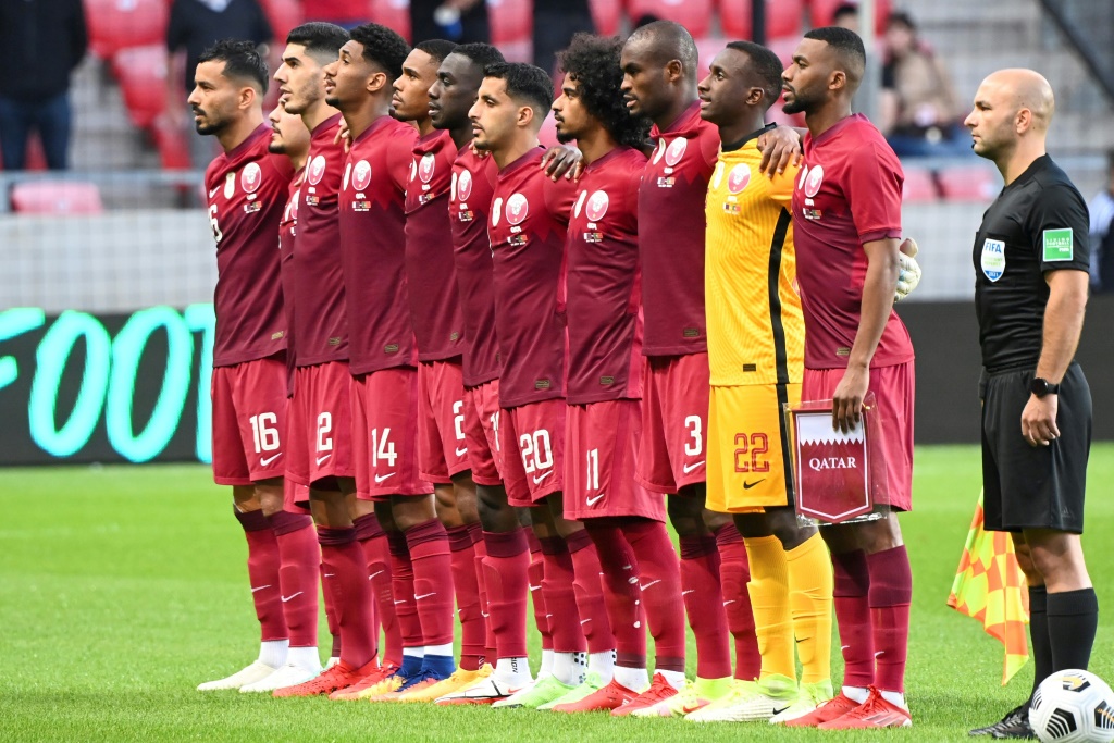 منتخب قطر لكرة القدم قبل مباراة مع البرتغال في سبتمبر 2021 (ا ف ب)