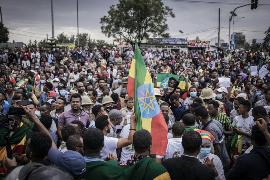 تظاهرة لإثيوبيين معارضين لنشر الأخبار المغلوطة والتدخل الخارجي (ا ف ب)