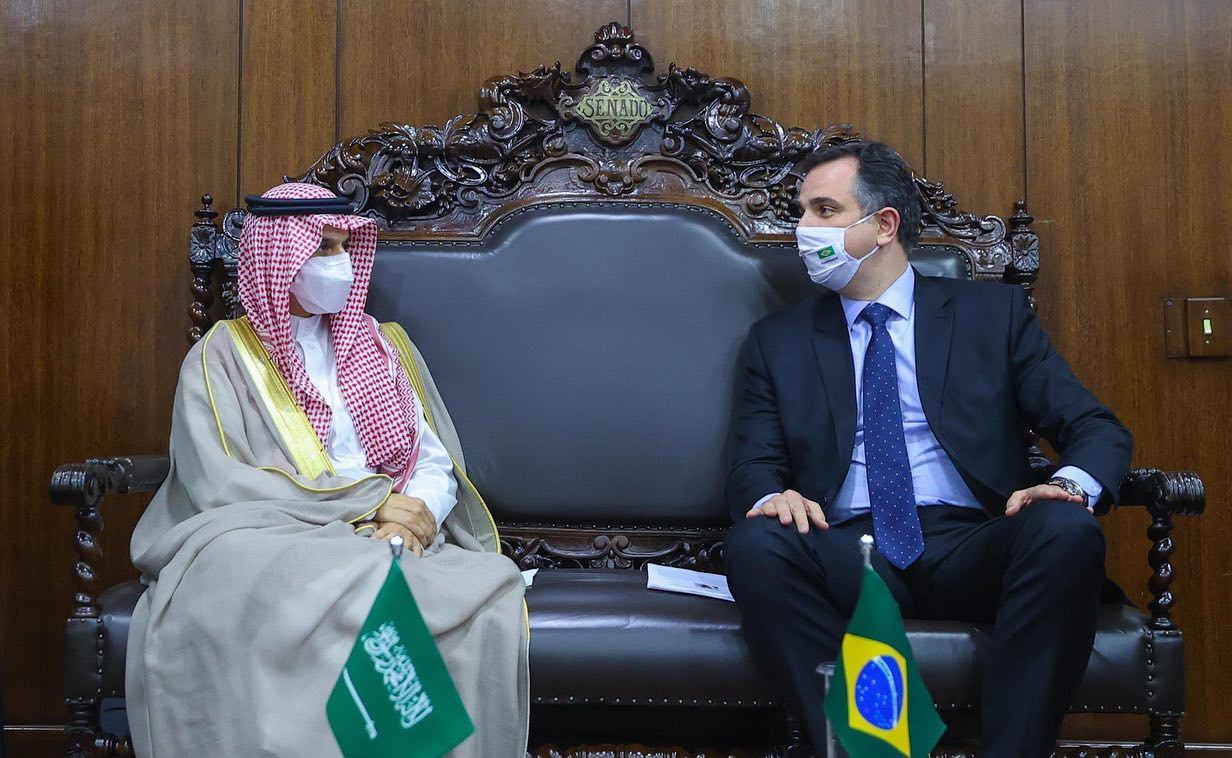 وزير الخارجية يلتقي رئيس مجلس الشيوخ الفيدرالي البرازيلي في العاصمة البرازيلية (واس)