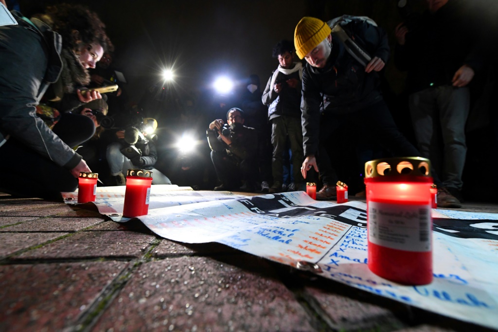 يكرس النشطاء جهودهم لتأسيس جنسيات وأسماء للمهاجرين الذين يموتون وهم يحاولون عبور القناة من فرنسا إلى إنجلترا (أ ف ب)