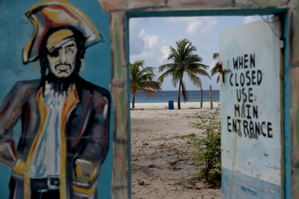 لوحة جدارية في بريدجتاون في جزيرة باربادوس (ا ف ب)