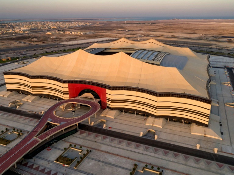 يستقبل استاد البيت أول مباراة في تاريخه بين قطر والبحرين في كأس العرب 2021(ا ف ب)