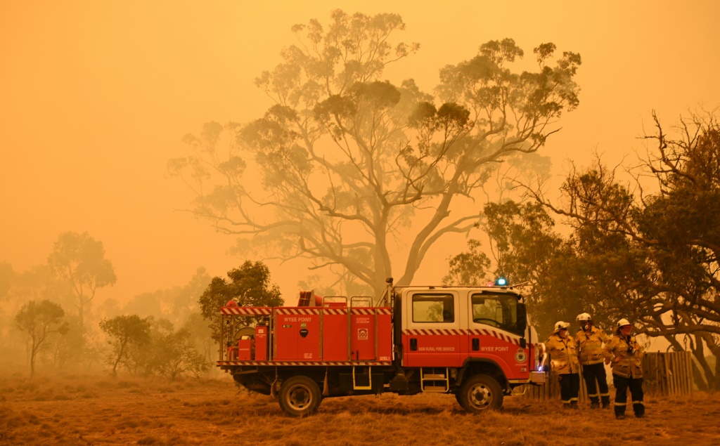 قللت الحكومة الأسترالية المحافظة باستمرار من دور تغير المناخ في حرائق 2019-2020 ، التي غطت المدن الكبرى مثل سيدني بالدخان الشديد (أ ف ب)